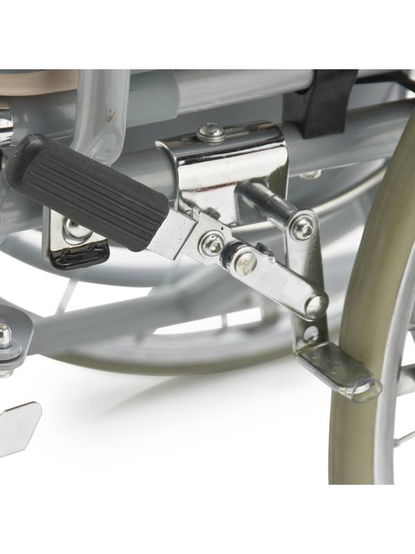 Кресло-коляска с санитарным оснащением Armed FS682