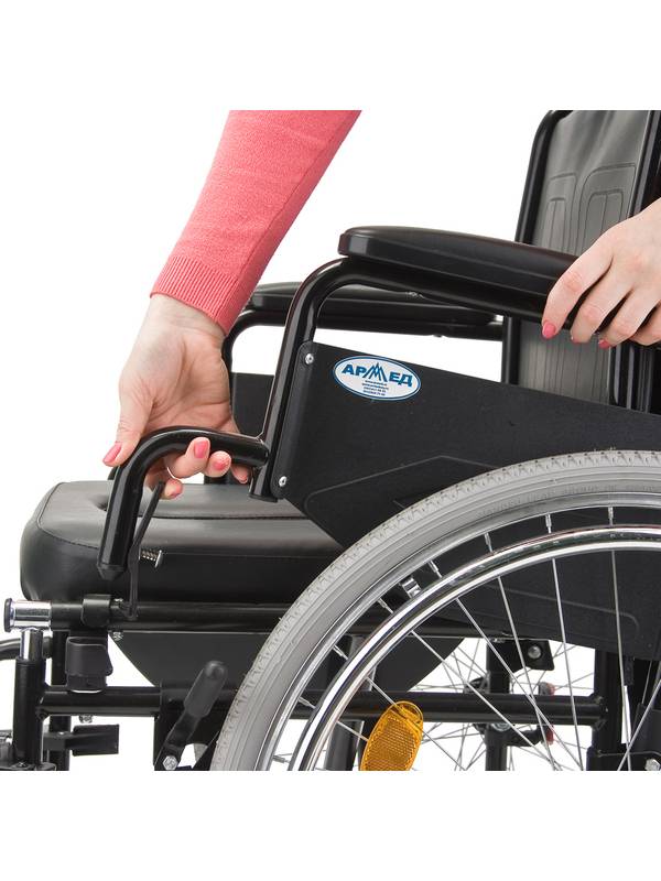 Кресло-коляска с санитарным оснащением Armed Н 011А