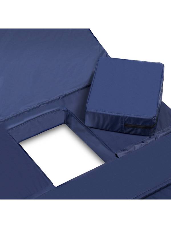 Матрас четырехсекционный с отверстием, с чехлом из водоотталкивающей ткани Armed