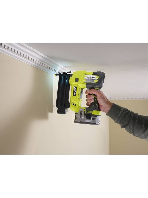 ONE + / Гвоздезабивной пистолет RYOBI R18N18G-0 (без батареи)