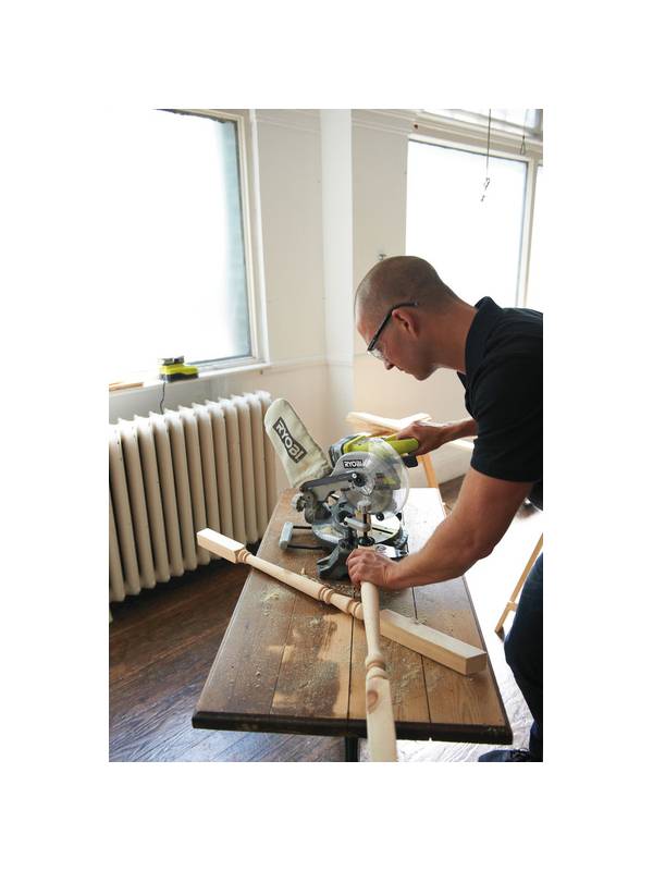 ONE + / Торцовочная пила RYOBI EMS190DCL (без батареи)