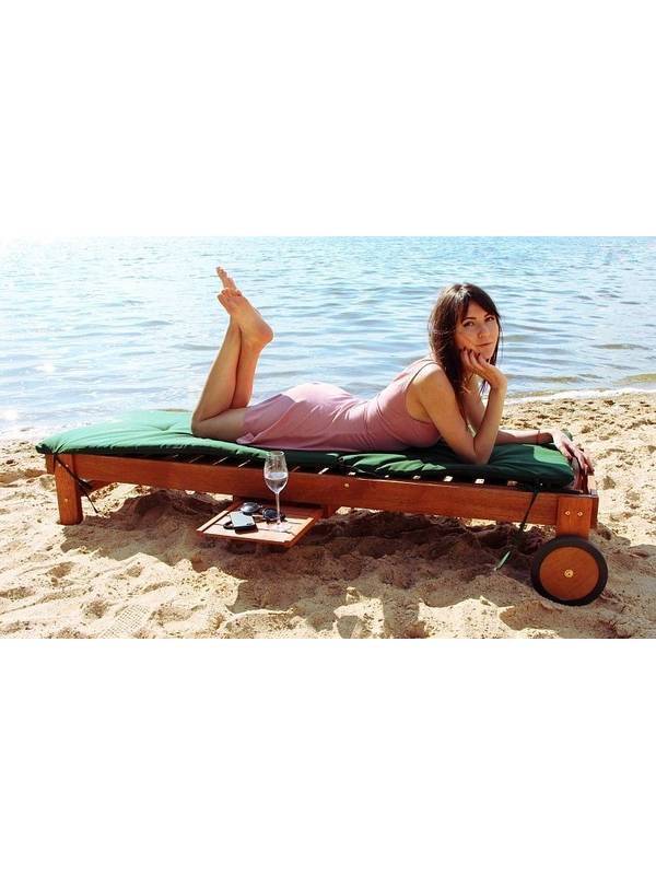 Шезлонг (лежак) с выдвижной полочкой и накладкой Sundays RESORT TRAY LOUNGER 89175G, акация из Малайзии