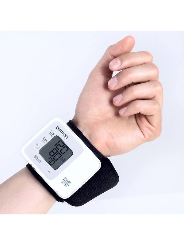 Тонометр на запястье Omron RS1
