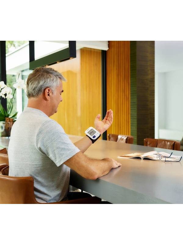 Тонометр на запястье Omron RS4