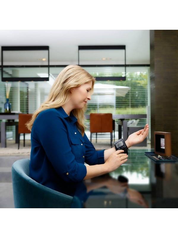 Тонометр на запястье Omron RS7 INTELLI IT