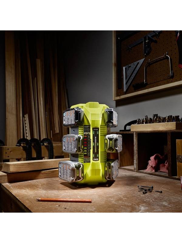 ONE + / Зарядное устройство на 6 портов RYOBI RC18-627